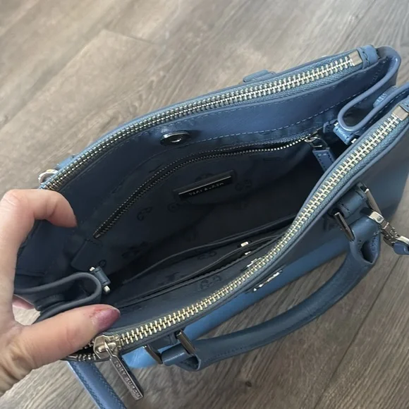 Tory Burch Robinson Double-Zip Tote in a blue saffiano leather w/TB Dust Cover - Picture 7 of 8